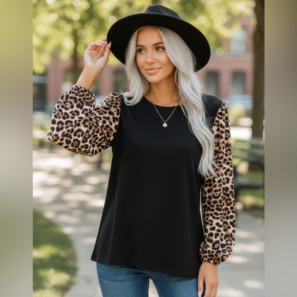 NEW•L-1X•Creme De La Creme Tyra Wild Thing Leopard Sleeved Top